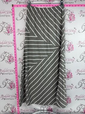 Creations la Vegas skirt long stripes Striped Maxi Skirt in Gray & White